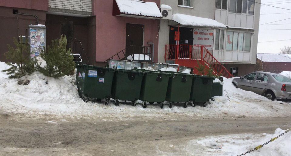 Регоператор: В Саратове из-за снега заблокирован доступ к 146 контейнерным площадкам