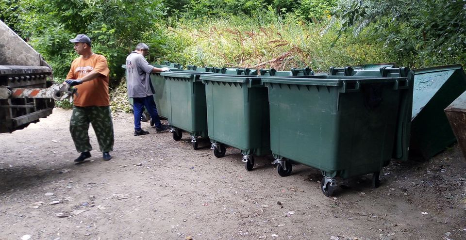 Во Фрунзенском районе Саратова установлено 92 новых мусорных контейнера